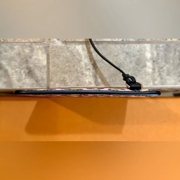 Louis Vuitton WILD AT HEART NEVERFULL WRISTLET POUCH - Picture 10 of 16